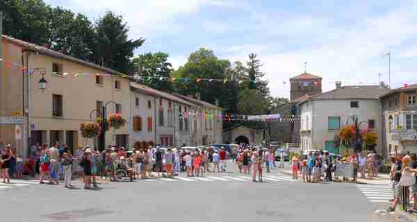 fete village chevriere 02 07 2015