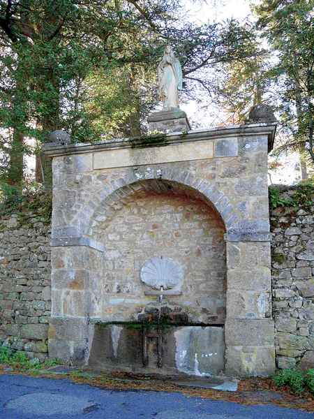fontaine chatelus 10 2015