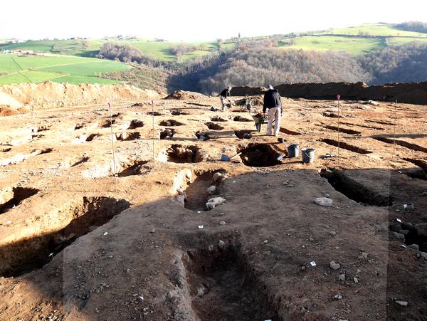 fouille archeologie bellegarde en forez 01 12 2015