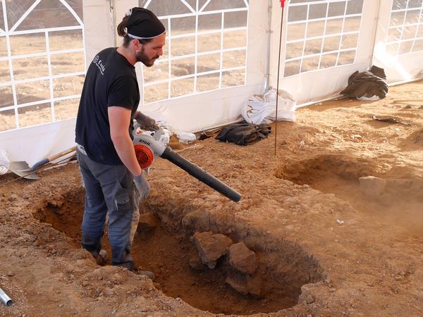 fouille archeologie bellegarde en forez 08 12 2015