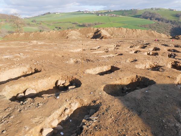 fouille archeologie bellegarde en forez 11 12 2015